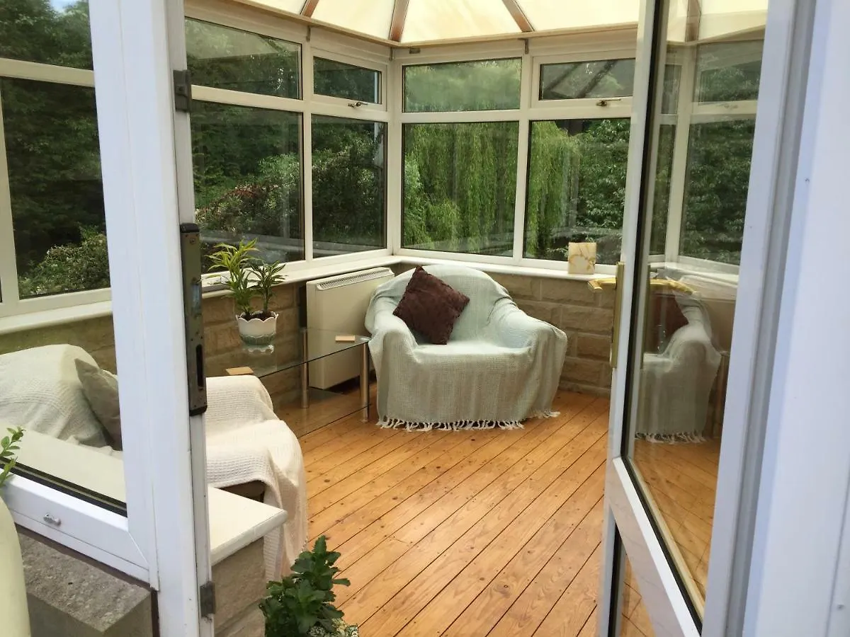 Fernbank Suite Sheffield 0*,